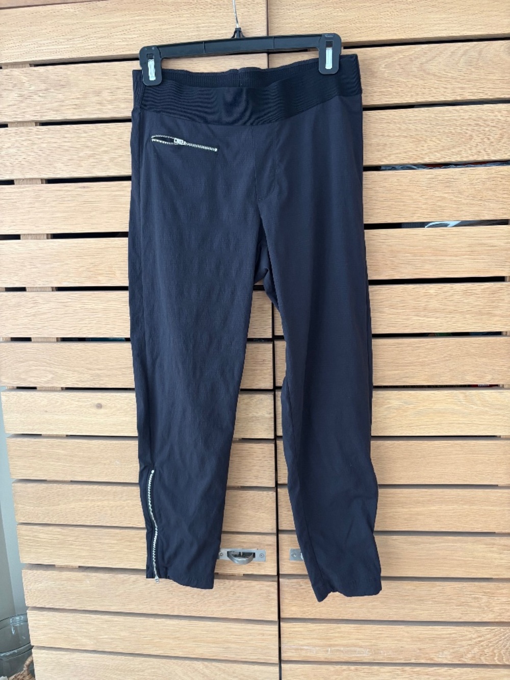 Athleta Women’s Black Performance/Travel Pants in good condition Size 6P